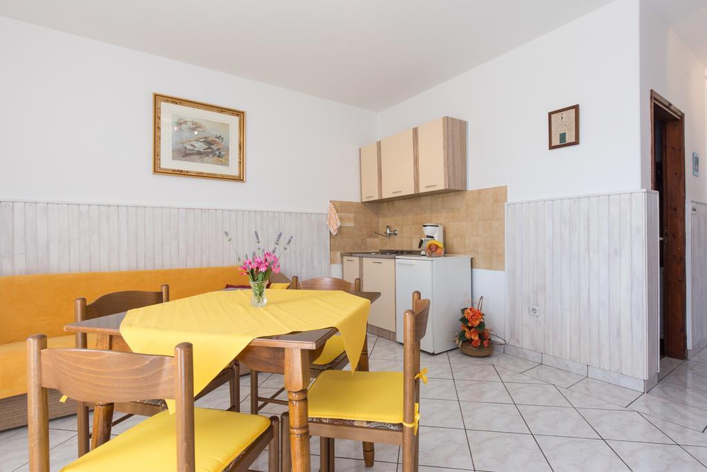 Apartment Milka Krk Town Kültér fotó