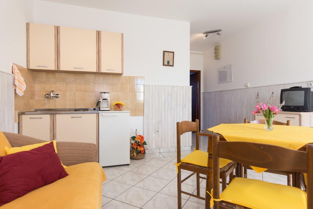 Apartment Milka Krk Town Kültér fotó